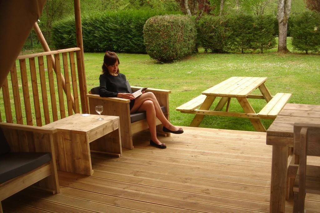 Camping de la Bonnette Caylus Chambre photo