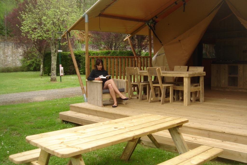 Camping de la Bonnette Caylus Chambre photo